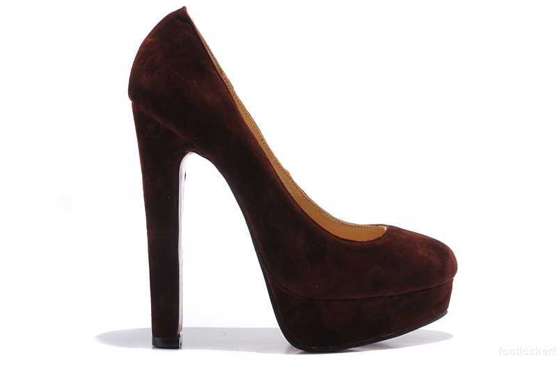 christian louboutin studded pumps pas cher enstock cheap chaussures christian louboutin pas cher cheap